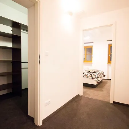 Happy Estate - Trakt Kupiecki * Вроцлав