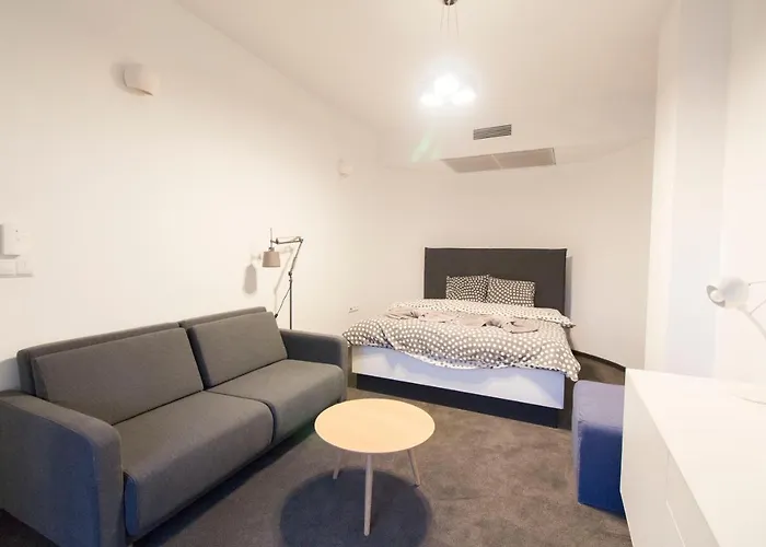 Happy Estate - Trakt Kupiecki * ורוצלב